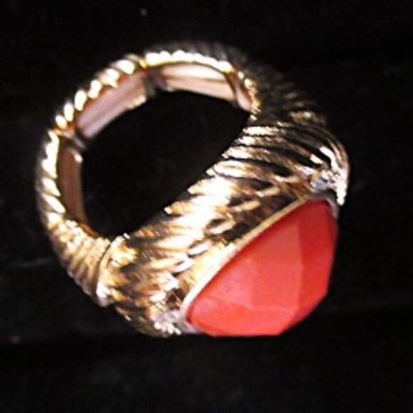 FACETED TIGER COCKTAIL RING - Picture 1 of 2